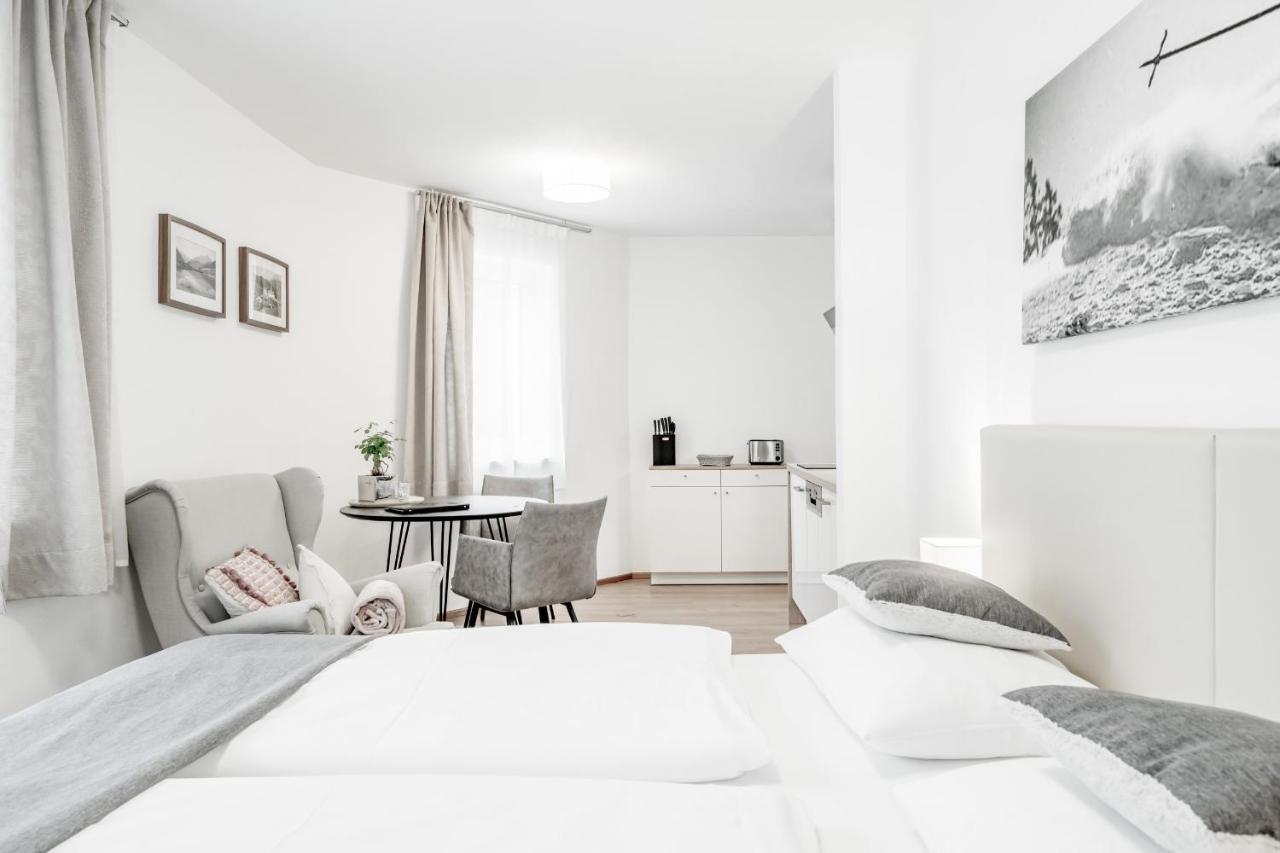 Apartment Lounge