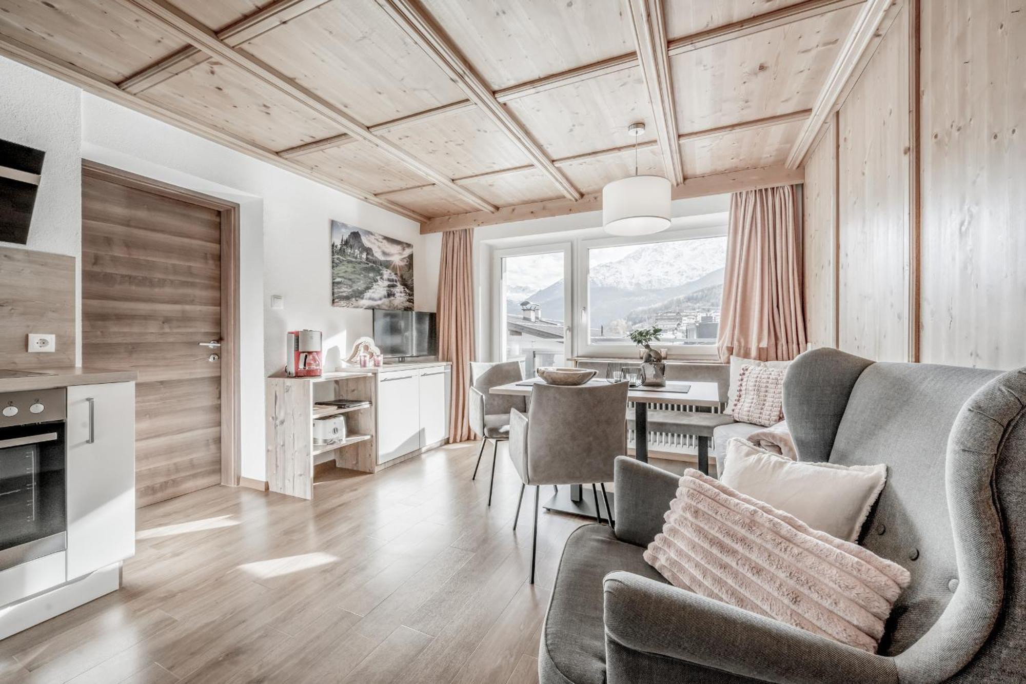 Apartment Lounge